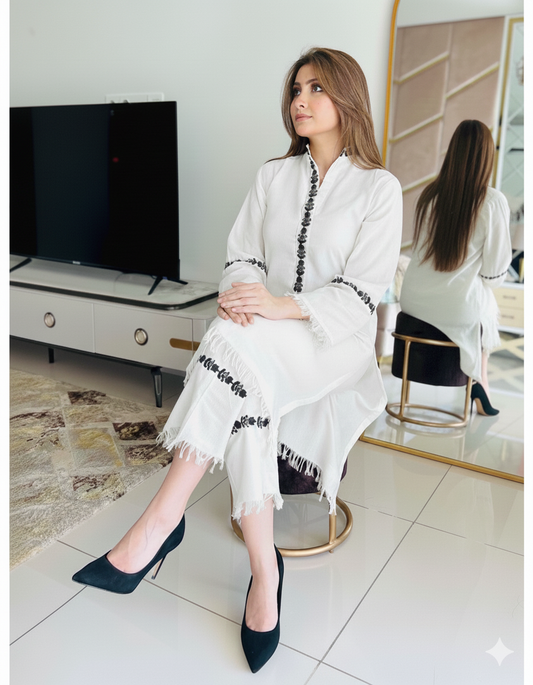 WDR-98 Off White Elegant Poly Wool Suit