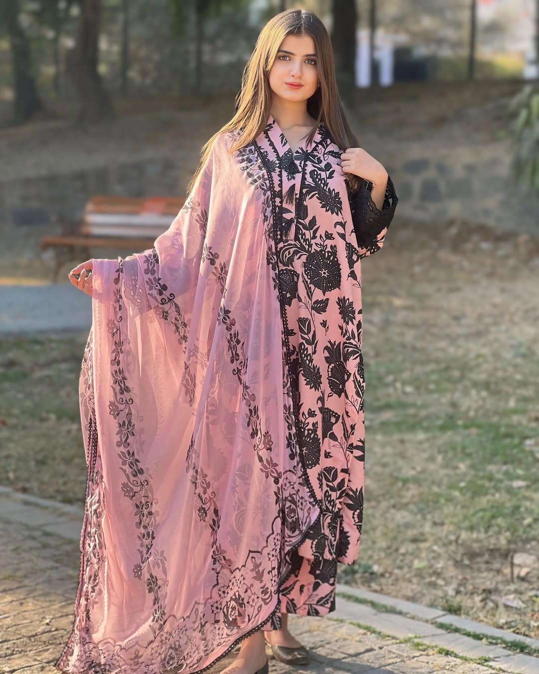 Grace and Comfort in Every Detail – Premium LAWN Outfit | WDR-100