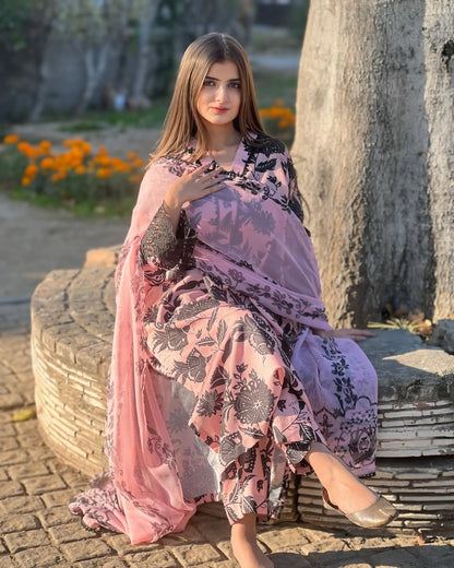 Grace and Comfort in Every Detail – Premium LAWN Outfit | WDR-100