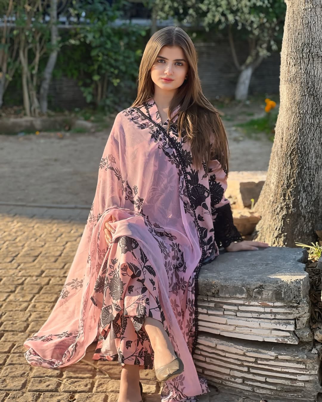 Grace and Comfort in Every Detail – Premium LAWN Outfit | WDR-100