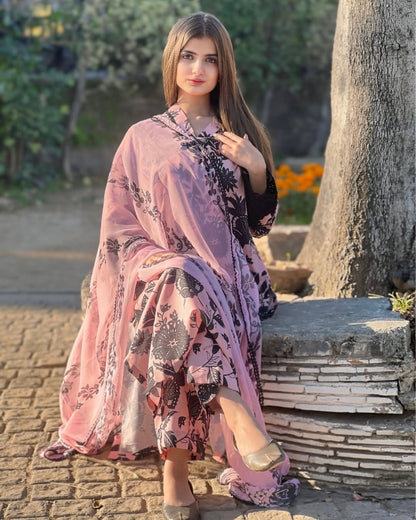 Grace and Comfort in Every Detail – Premium LAWN Outfit | WDR-100